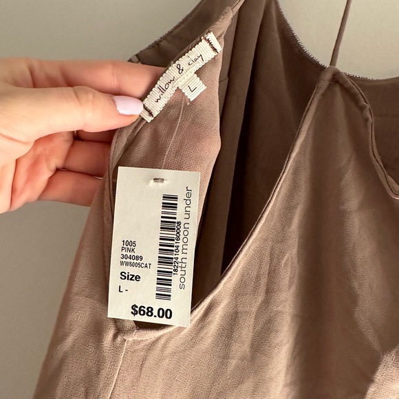 NWT Willow & Clay Asymmetrical Top in Silver/Mauve, size: L - Picture 5 of 5